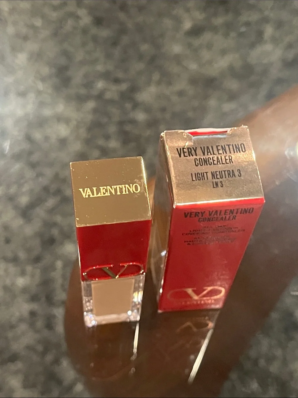 Valentino Very Valentino Concealer - Light Neutral 3 LN3